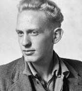 Zwart-witfoto, portret van een militair.